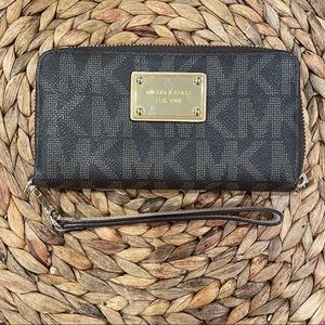 Michael Kors wristlet wallet